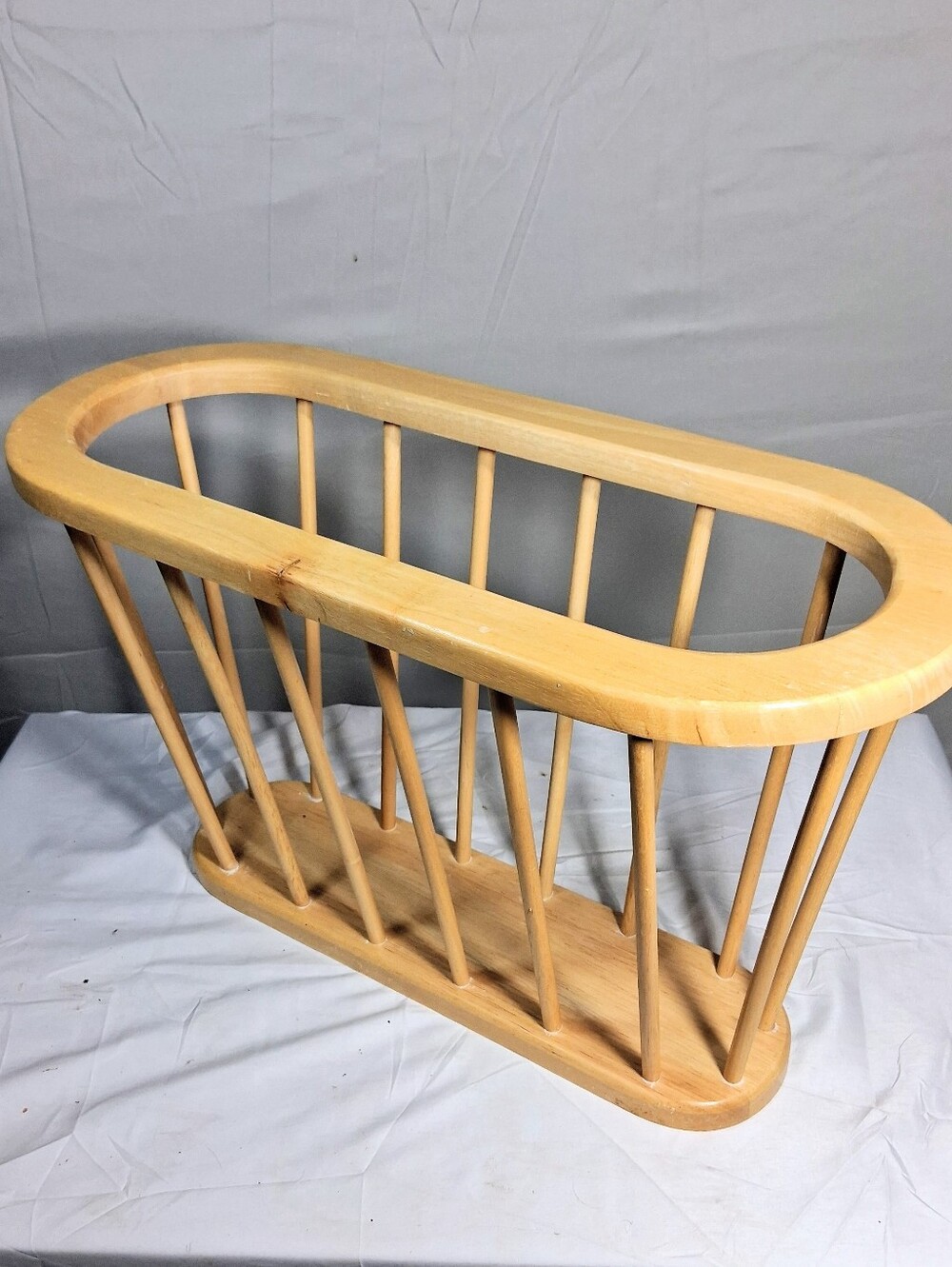 Blond Wood Mid Century 17" Long X 7" Wide Large Magazine/Record Rack - Picture 7 of 10